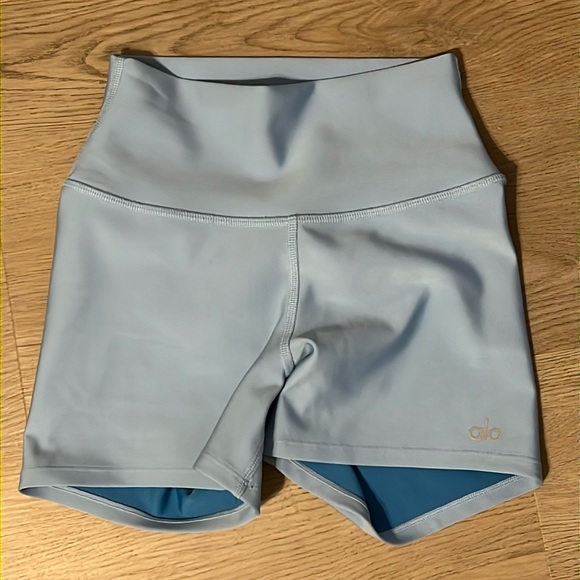 Alo lue bike shorts - Picture 1 of 2